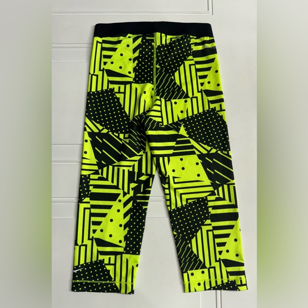 Nike Pro Dri-Fit Womens Size Medium Black Lime Green Gym Active Capri Leggings - Picture 6 of 6